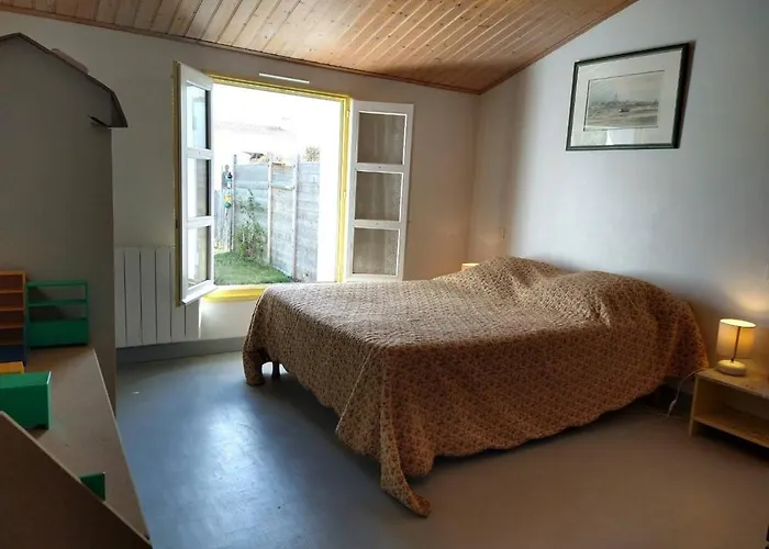 Holiday home Maison Confortable Avec Jardin, Proche Plages Et Centre, 6 Couchages, - Fr-1-224b-172