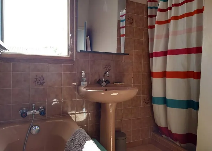 Maison Confortable Avec Jardin, Proche Plages Et Centre, 6 Couchages, - Fr-1-224b-172 *