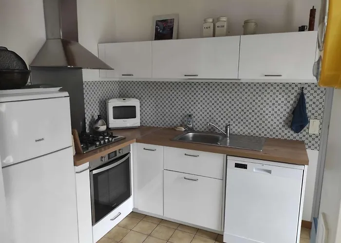 Holiday home Maison Confortable Avec Jardin, Proche Plages Et Centre, 6 Couchages, - Fr-1-224b-172